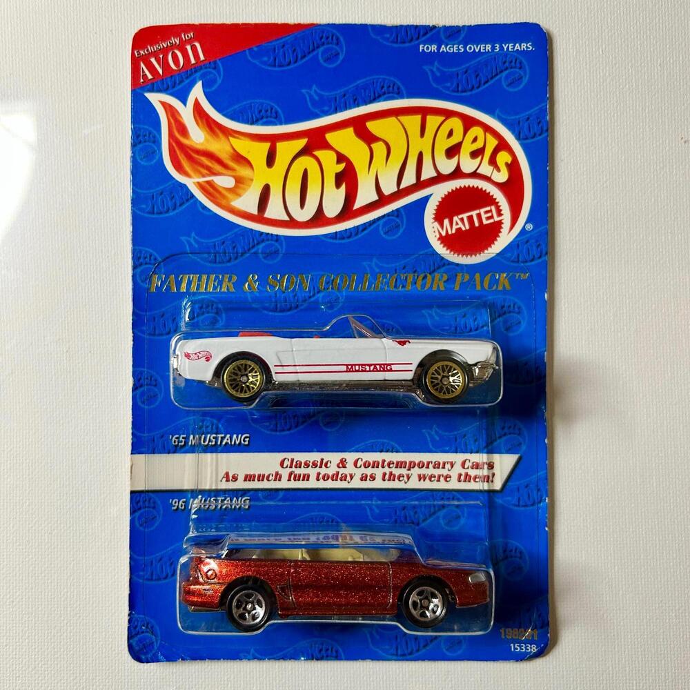 Hot Wheels Avon Mustang 2-Pack '65 Gold Lace Wheels & '96‎ GT 5338